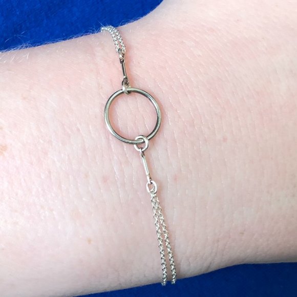 5/$50 💥Host Pick💥 Fine Silver Coloured Bracelet with Cute Ring Detail - NWOT - Picture 1 of 2